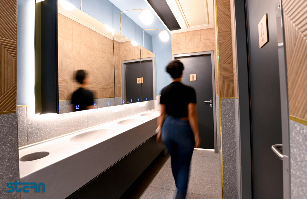 You are currently viewing Commercial Bathrooms with Stern’s Touchless Solutions