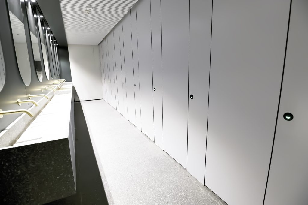 Touchless Cubicles Setting New Hygiene Standards